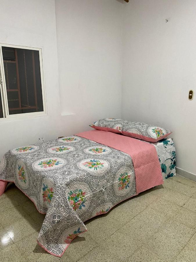 Hostel Kumho Alojamiento Меделин Екстериор снимка