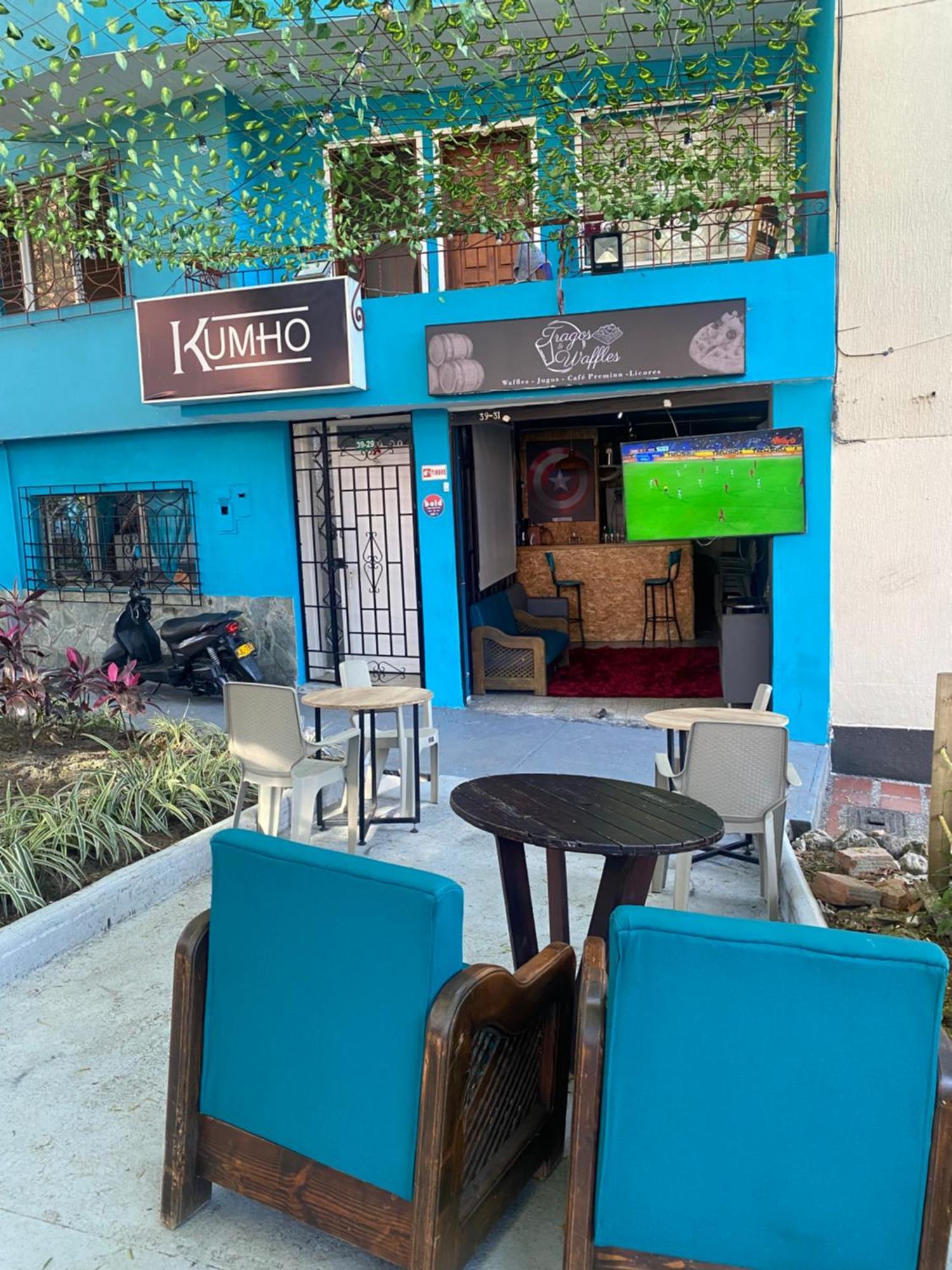 Hostel Kumho Alojamiento Меделин Екстериор снимка